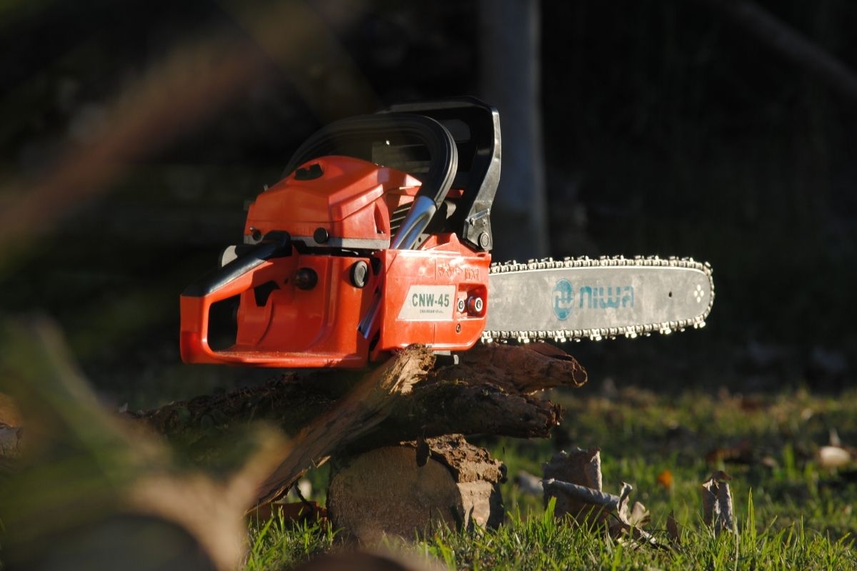 Who Invented The Chainsaw?